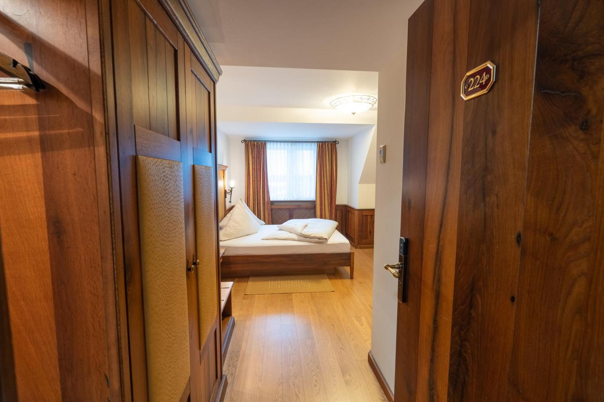 Hotel Hirsch Neu-Ulm Extérieur photo