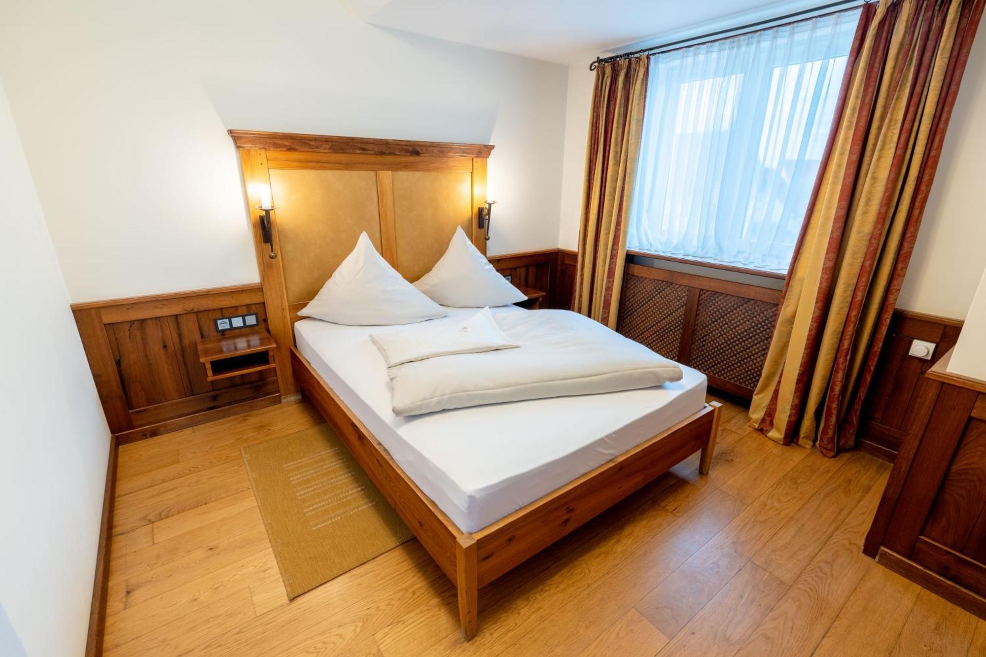 Hotel Hirsch Neu-Ulm Extérieur photo